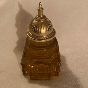 AVON 1972 The Capitol Avon Tribute After Shave 5oz Decanter. 0717